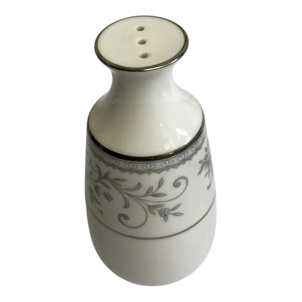 Vintage Carico Tivoli Salt Shaker White Blue Gray Floral Platinum Trim